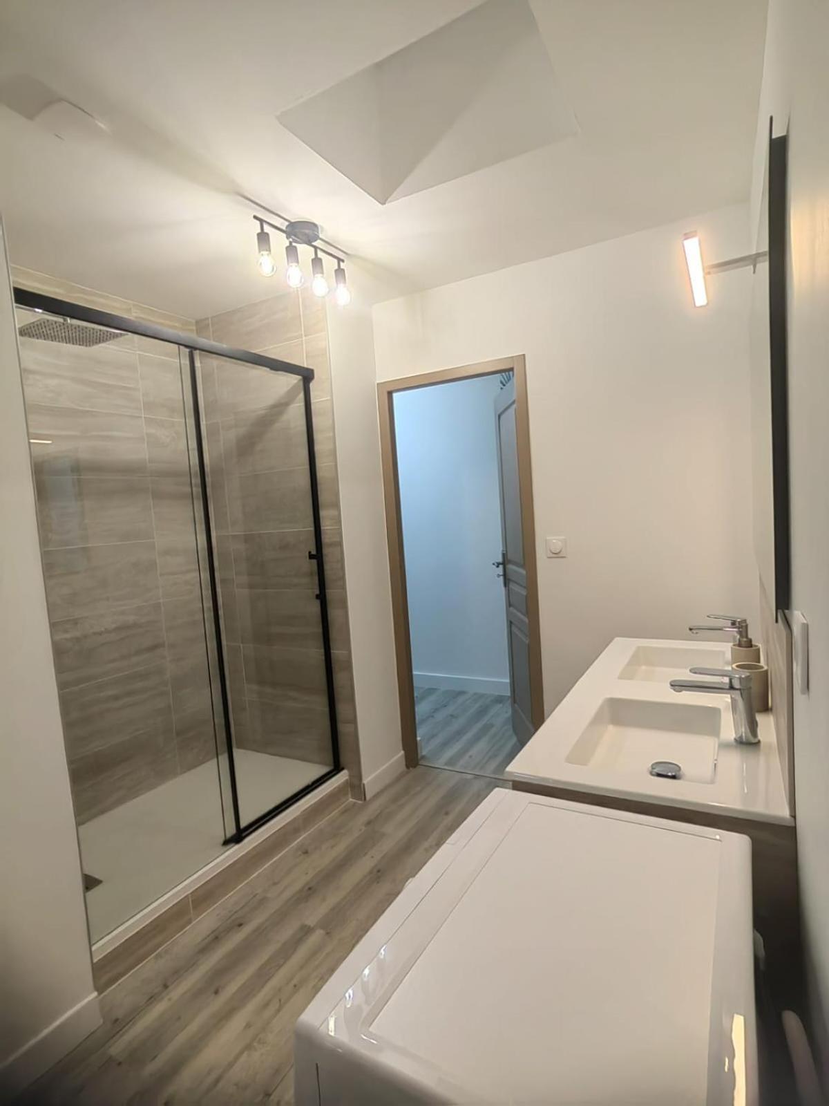 ואלנס Bel Appartement Bord Du Rhone מראה חיצוני תמונה