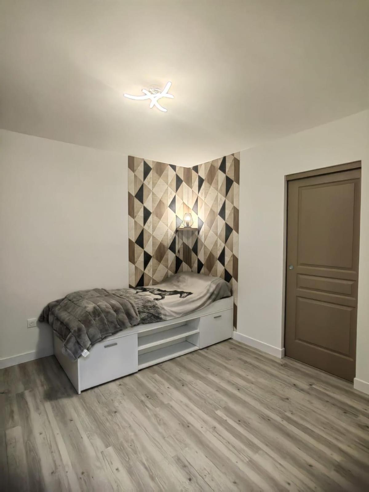 ואלנס Bel Appartement Bord Du Rhone מראה חיצוני תמונה
